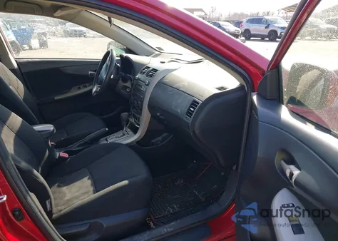 2010 Toyota Corolla S z USA, uszkodzony, nr VIN 2T1BU4EE0AC472098